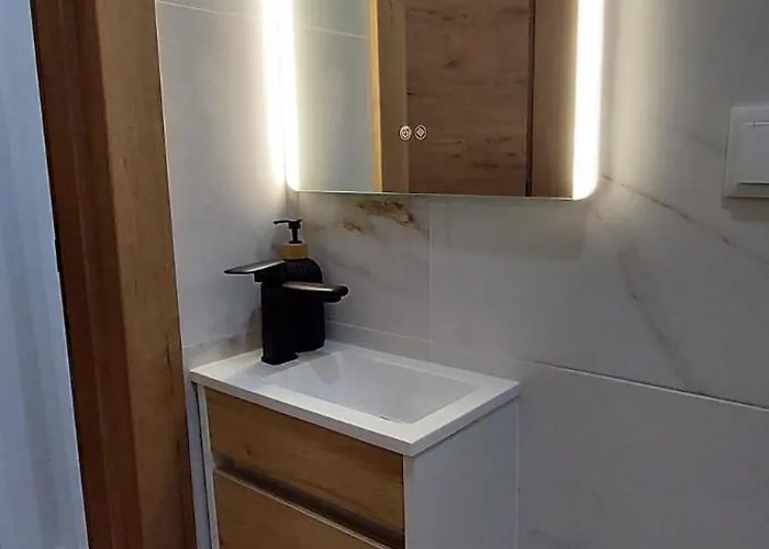 Holiday home At Maries 4 *